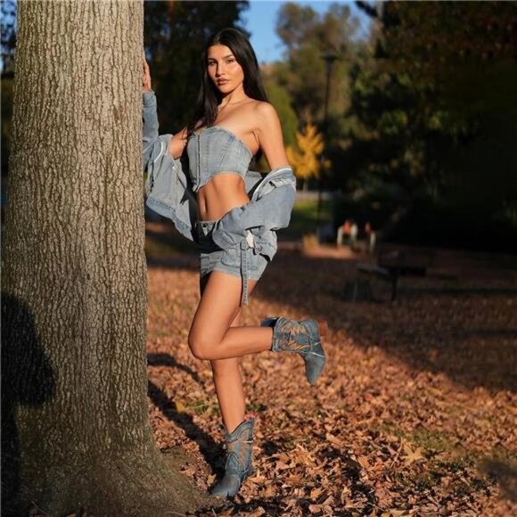 "New Women's Embroidered Cowgirl Boots, Pointed Toe, Chunky Heel, Western Ankle - Picture 3 of 7